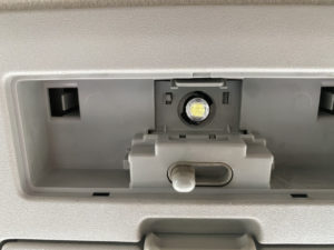 ルームランプ交換方法