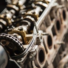 知っておこう！自動車のエンジンオイル交換時期はいつが適正なの？？