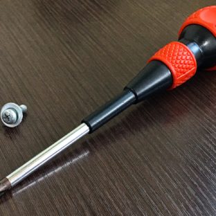 プラスドライバーの正しい使い方は?ネジをなめないように使用する方法!