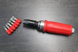 ナメたネジの外し方