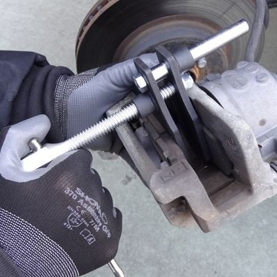 ディスクブレーキピストンツール　使い方