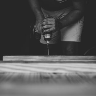 無振動ドリルはどんな工具？どんな時に使うの？使い方と特徴をご紹介！