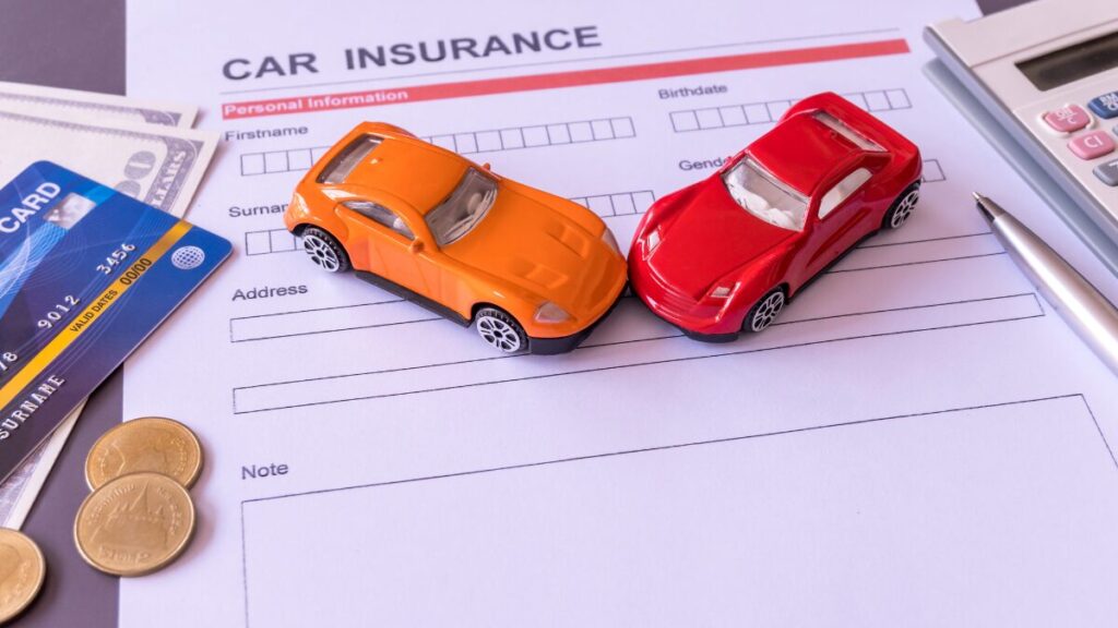 自動車保険は毎年変えるべき？見直しの最適タイミングと判断基準