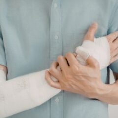 人身傷害と搭乗者傷害の違いとは？保険金の仕組みを分かりやすく解説