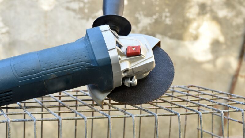 グラインダーとサンダーの違いを徹底解説｜初心者でも失敗しない電動工具選びガイド