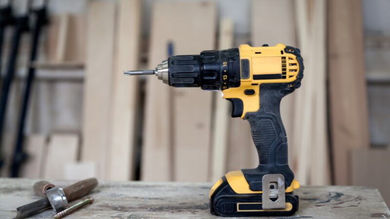 インパクトドライバーの使い方｜初心者でも失敗しない基本とコツ